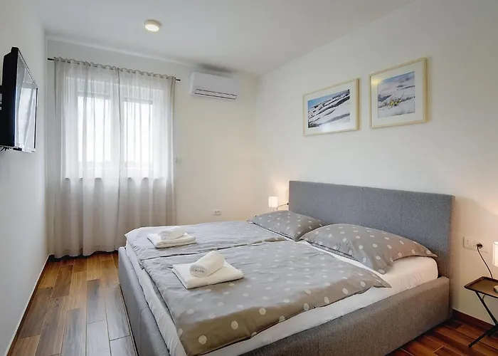 펜션 Mauri 메덜린