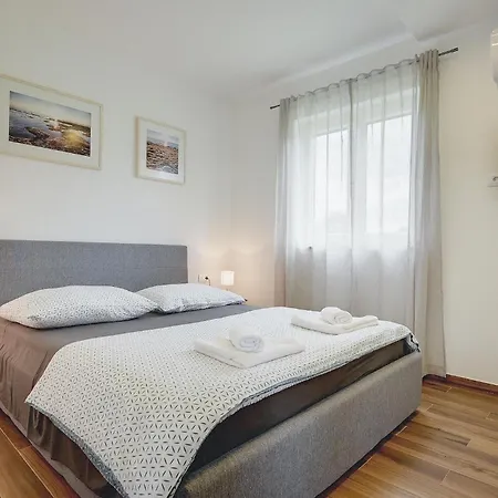 Nyaraló Mauri Medulin